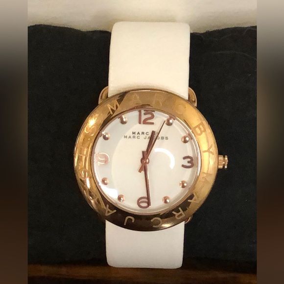 MARC JACOBS Rose Gold & White Leather Large Dial Watch NWOT - Picture 10 of 17